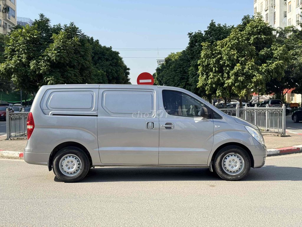 Hyundai Grand Starex 2011 Van 3 chỗ máy dầu AT. Mua bán Ô tô tại Quận Bắc Từ Liêm Hà Nội được đăng bởi Tô Văn Tiến hình 4