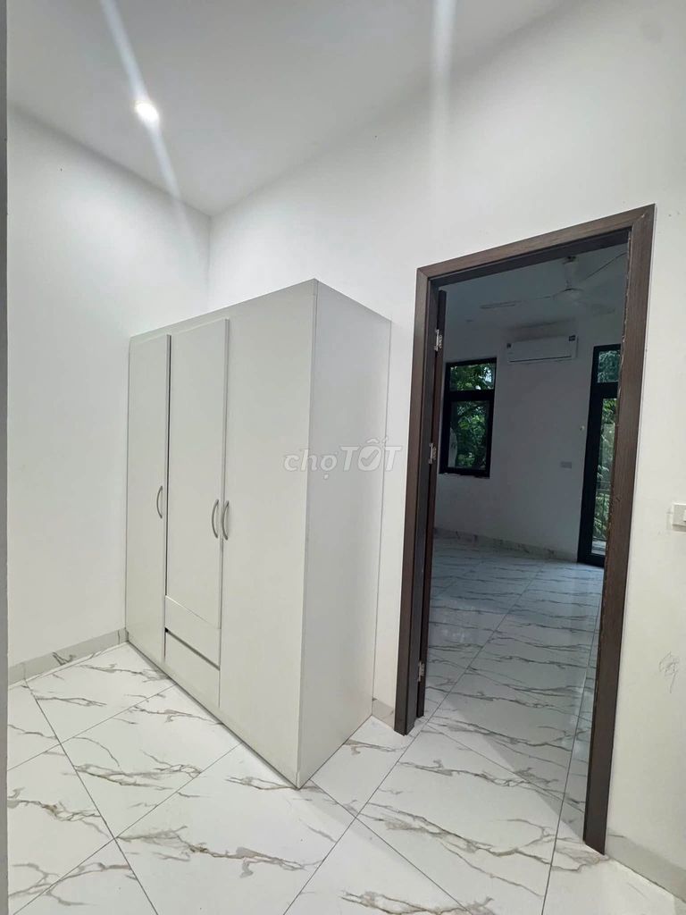 Cho thuê nhà 2 tầng Vin2 gần trung tâm