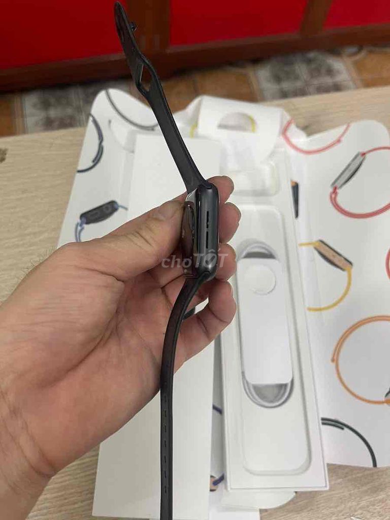Apple Watch SE 2020 44mm Đen. Mua bán Thiết bị đeo thông minh tại Quận Hồng Bàng Hải Phòng được đăng bởi nguyễn văn tuân hình 1