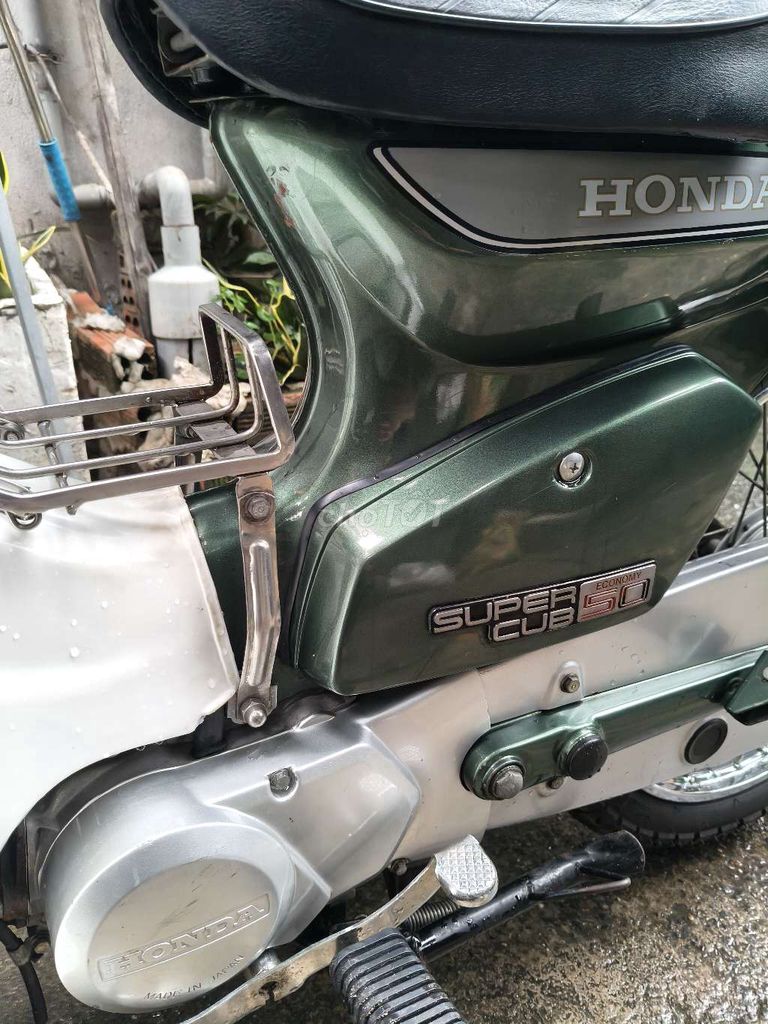 Классический зеленый Honda Super Cub 50
