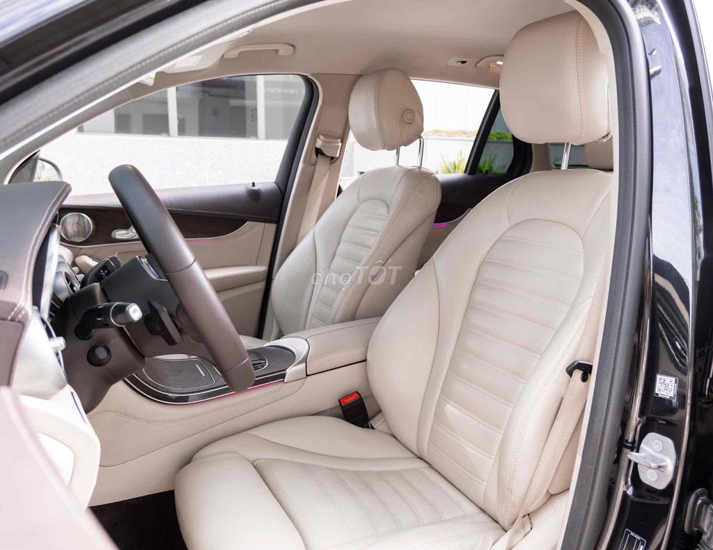 Mercedes GLC200 4Matic Model 2021 Đen/Kem. Mua bán Ô tô tại Quận 7 Tp Hồ Chí Minh được đăng bởi Thật Nguyễn LongAnh Auto hình 8