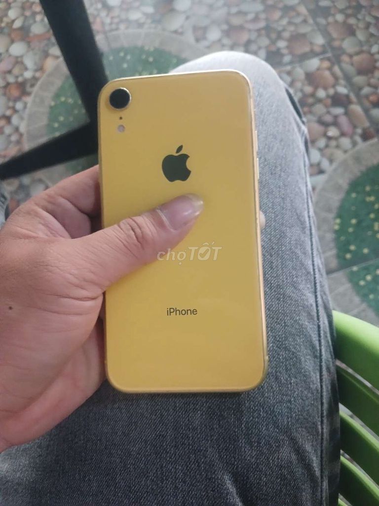 IPhone XR 64GB Vàng quốc tế. Mua bán Điện thoại tại Quận Bình Tân Tp Hồ Chí Minh được đăng bởi V I N H hình 1