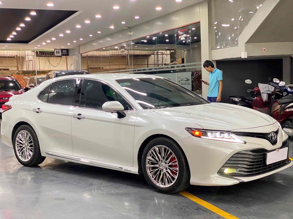 Toyota Camry 2021 2.0G - 15000 km siêu lướt. Mua bán Ô tô tại Thành phố Thủ Đức Tp Hồ Chí Minh được đăng bởi Bá Lộc hình 3