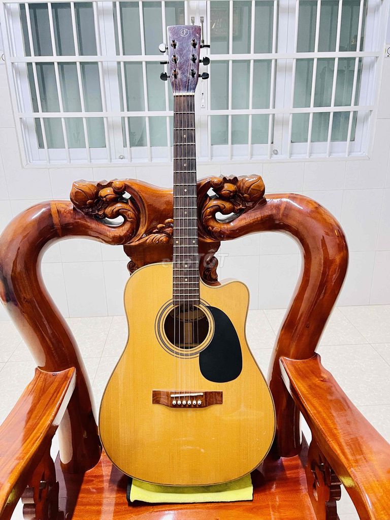 Đàn guitar gỗ nâu có EQ. Mua bán Nhạc cụ tại Thành phố Tân An Long An được đăng bởi Lê Minh Trí hình 1