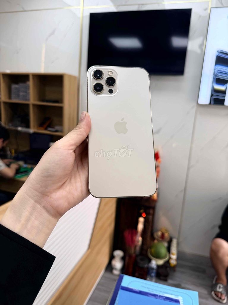 Apple iPhone 12 Pro Max 128GB Vàng. Mua bán Điện thoại tại Quận Sơn Trà Đà Nẵng được đăng bởi Diễm Diễm hình 1
