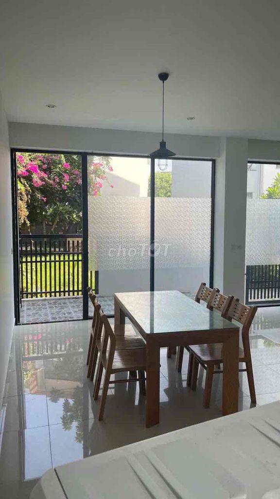 Nhà mặt tiền trung tâm quy nhơn, sổ hồng chính chủ (giá thương lượng) Nhà mặt tiền trung tâm quy nhơn, sổ hồng chính chủ (giá thương lượng)