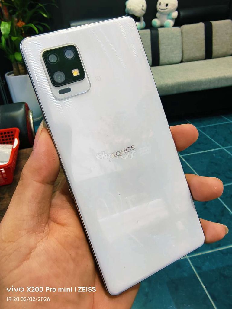 Sharp Aquos Zero 6 8GB/128GB Trắng. Mua bán Điện thoại tại Quận Tân Bình Tp Hồ Chí Minh được đăng bởi Táo Bán Lổ hình 1