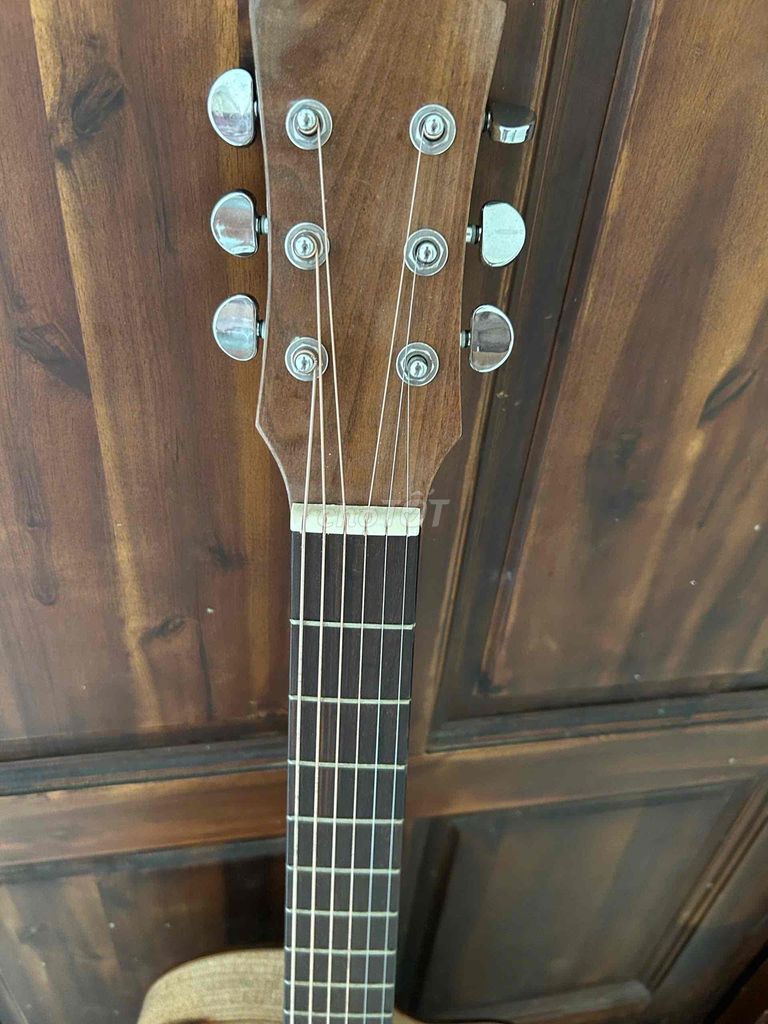 Guitar mới mua và ko có nhu cầu sử dụng nữa