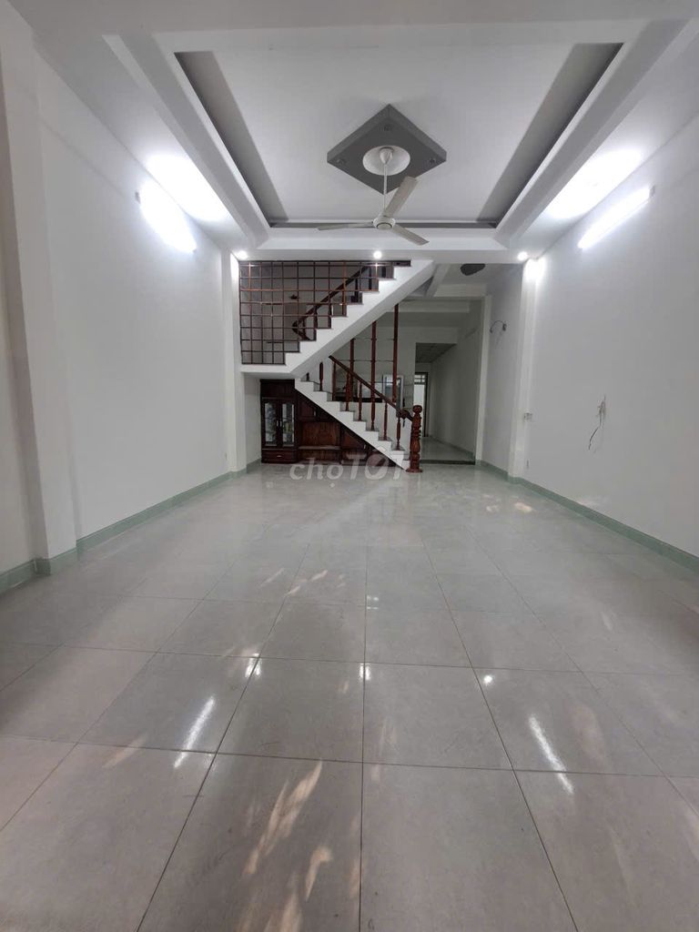 Nhà 2 tầng đường: vũ miên - 3 phòng - 2wc