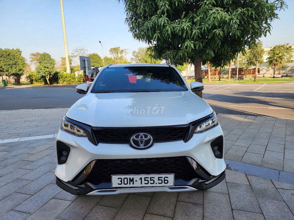 Toyota Fortuner 2022 Legender 2.4  AT - 19000 km