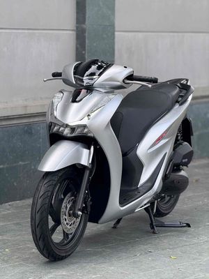 SH 125i ABS 2025 MIX BẠC POSCHE LƯỚT. Mua bán Xe máy tại Thành phố Thủ Đức Tp Hồ Chí Minh được đăng bởi Vũ Vũ