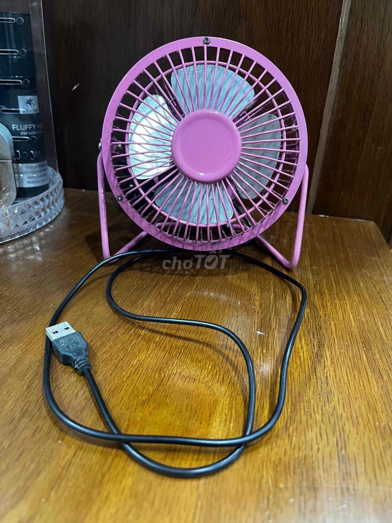 Quạt USB mini Kim loại Hồng 4 inch. Mua bán Quạt tại Quận Hoàng Mai Hà Nội được đăng bởi Ngoc Anh hình 1