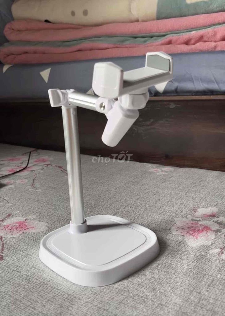 Chân đế điện thoại Trắng. Mua bán Phụ kiện (Màn hình, Chuột...) tại Quận 7 Tp Hồ Chí Minh được đăng bởi Trần Lê Thanh Tâm hình 1