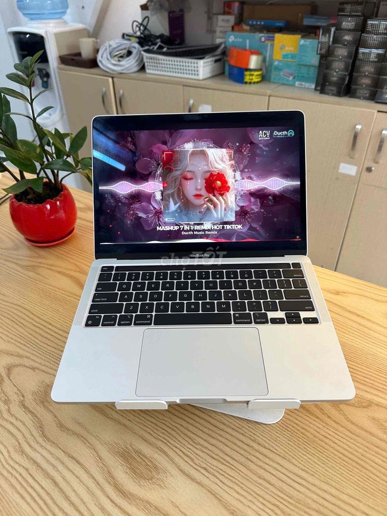 Apple Macbook Pro M1 8GB/256GB Bạc/13.3". Mua bán Laptop tại Quận Nam Từ Liêm Hà Nội được đăng bởi Laptopplusvn hình 1