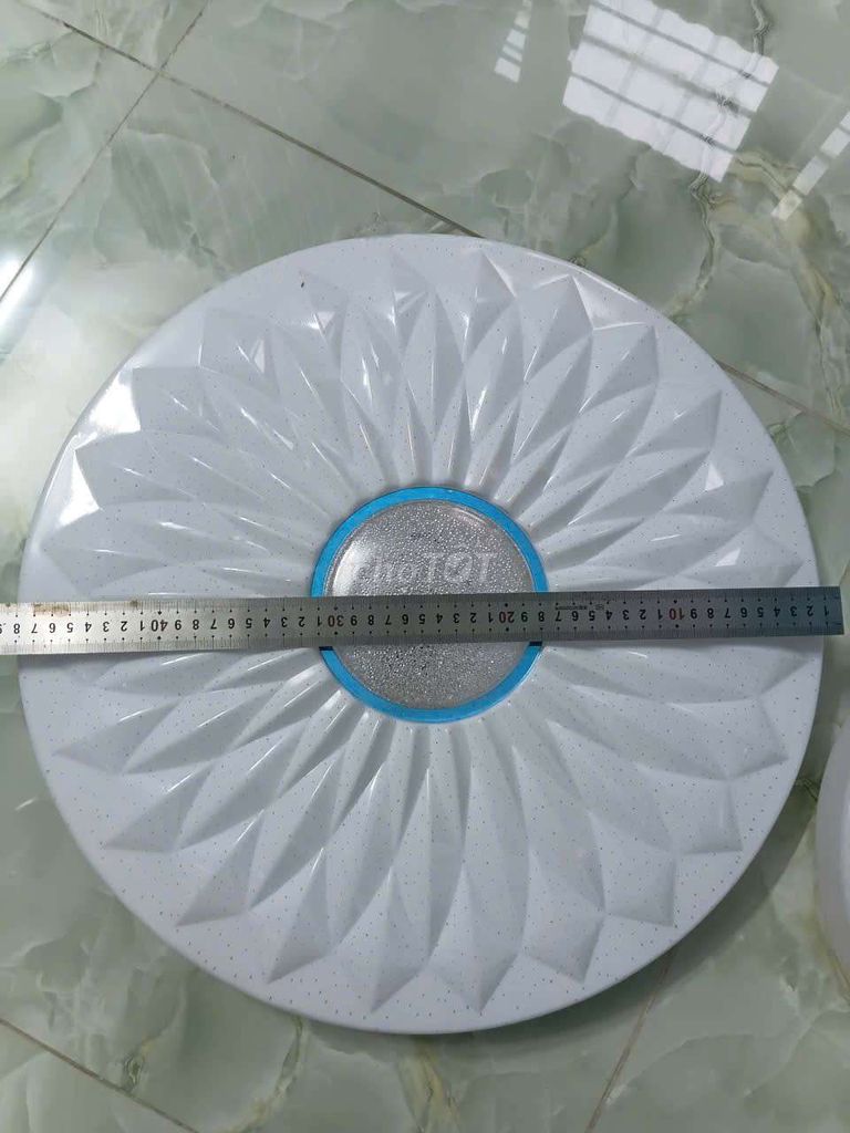2 Đèn ốp trần Tròn Nhựa Trắng Dễ lắp đặt. Mua bán Đèn tại Quận Bình Tân Tp Hồ Chí Minh được đăng bởi Đạt dq hình 1