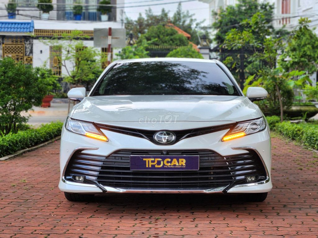 Toyota Camry 2.5Q 2022 lướt 30.000km