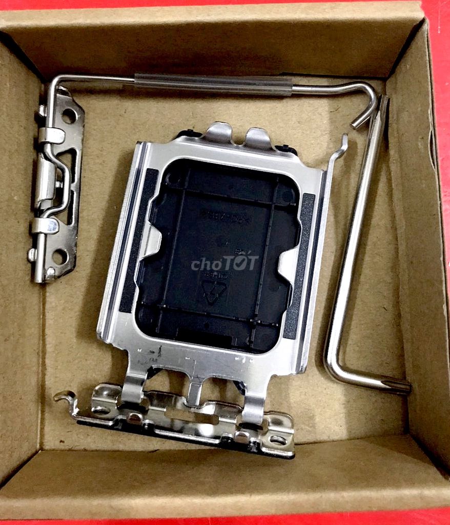 - Socket main LGA1700, tháo ra còn mới chưa xài