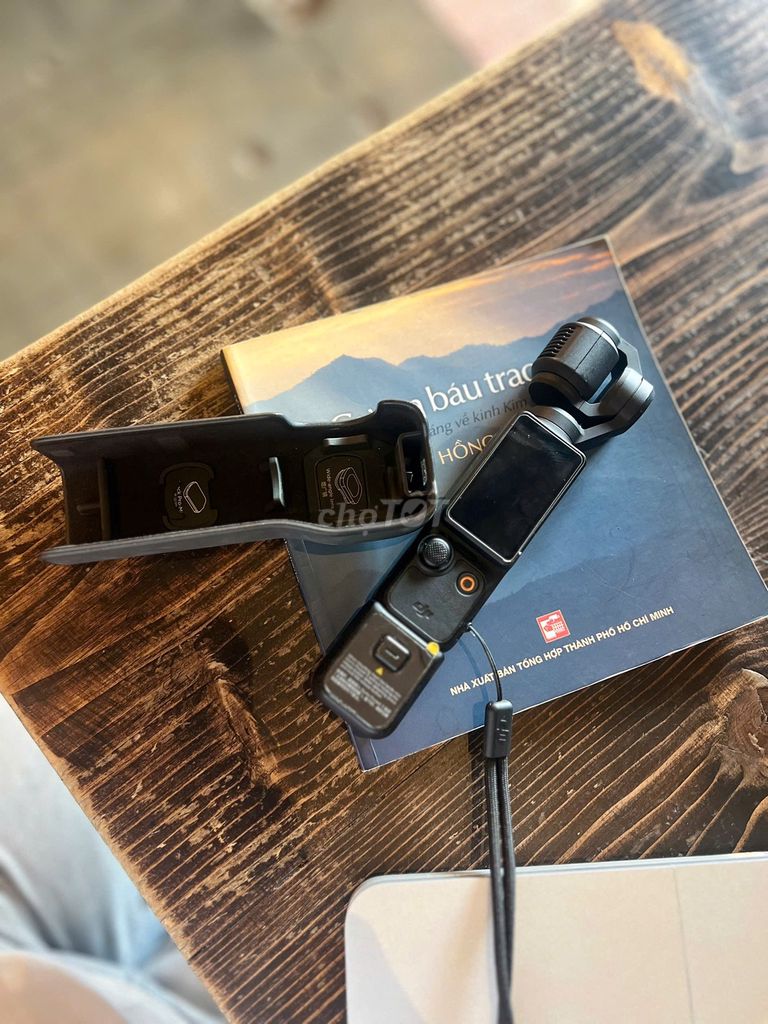 Máy quay vlog DJI Osmo Pocket 3 Đen Đã sử dụng. Mua bán Máy ảnh, Máy quay tại Quận 7 Tp Hồ Chí Minh được đăng bởi Hồ Sinh Nhân hình 1