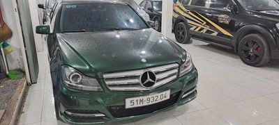 Mercedes-Benz C200 2011 Xanh lá