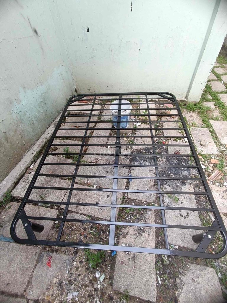 Khung giường sắt 1m6 x 2m Đen Lắp ráp. Mua bán Giường, chăn ga gối nệm tại Quận Gò Vấp Tp Hồ Chí Minh được đăng bởi Hân hình 1
