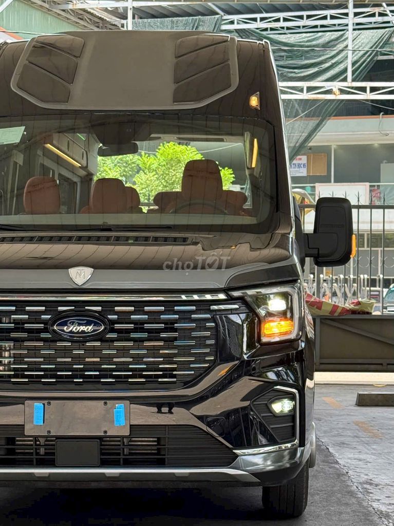 Ford Transit 2025 Limousine 12S. Mua bán Ô tô tại Quận 3 Tp Hồ Chí Minh được đăng bởi Lương Hoàng Long hình 2