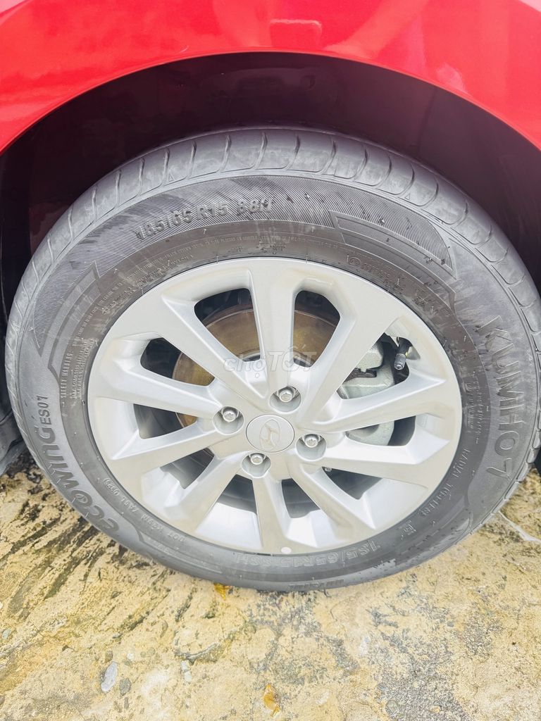 Bán xe oto 5 chỗ hyudai Accent. Mua bán Ô tô tại Quận Bình Tân Tp Hồ Chí Minh được đăng bởi Pham Quang Khải hình 2