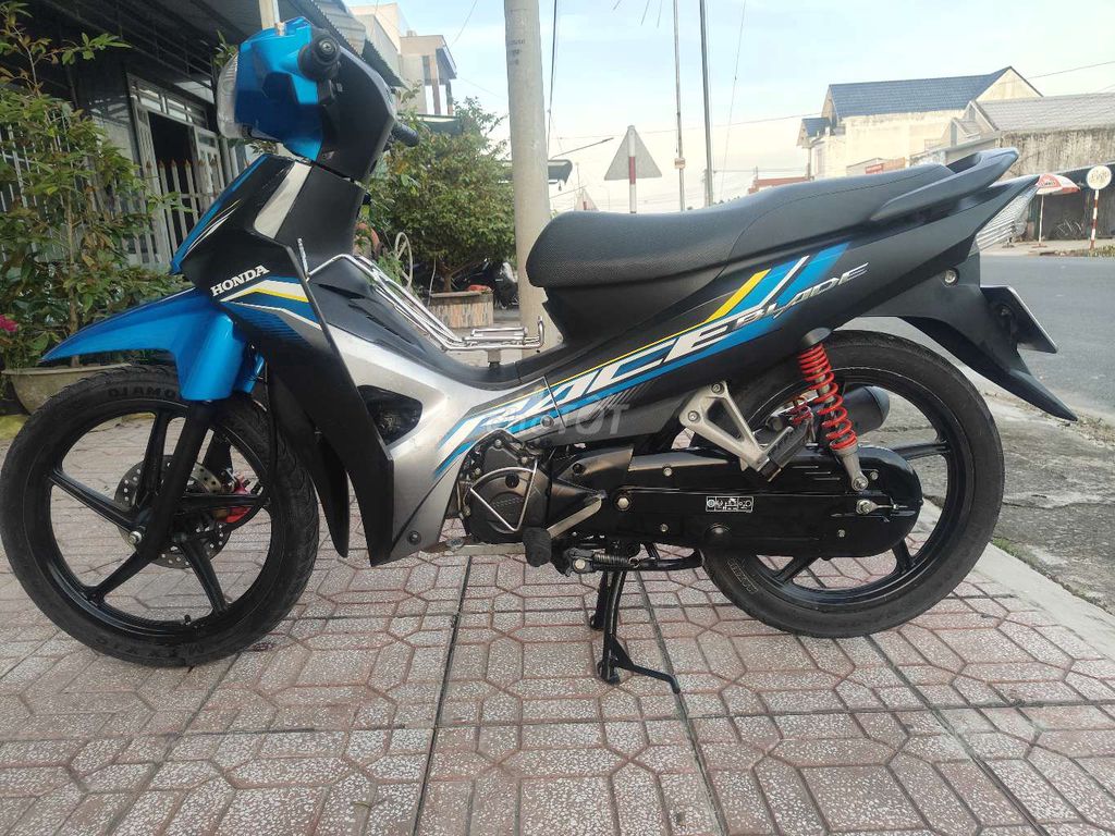 HONDA WAVE BLADE 2022 XE CÒN NHƯ MỚI. Mua bán Xe máy tại Huyện Bình Tân Vĩnh Long được đăng bởi MƯỜI   BÌNH TÂN VL hình 6