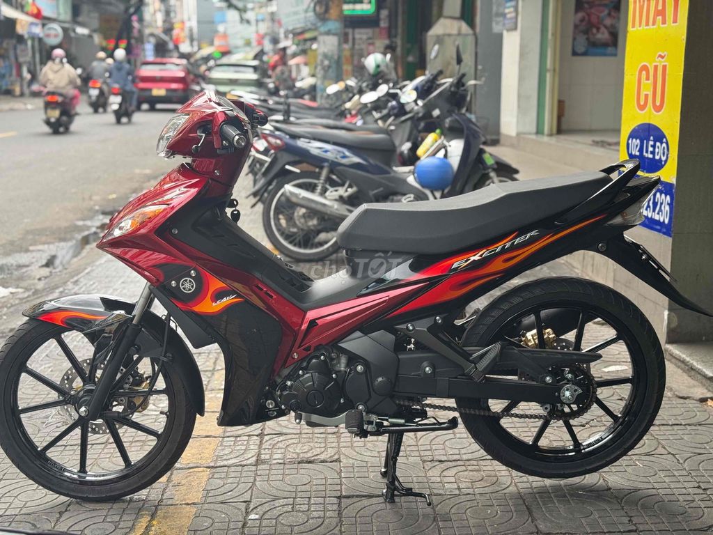 Yamaha Exciter, механическая коробка передач, красно-черный