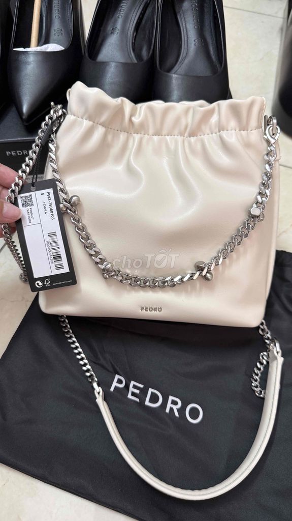 Túi xách Pedro Da Nữ Trắng kem 20*5*21 cm. Mua bán Túi xách tại Quận 5 Tp Hồ Chí Minh được đăng bởi Wendy  hình 1