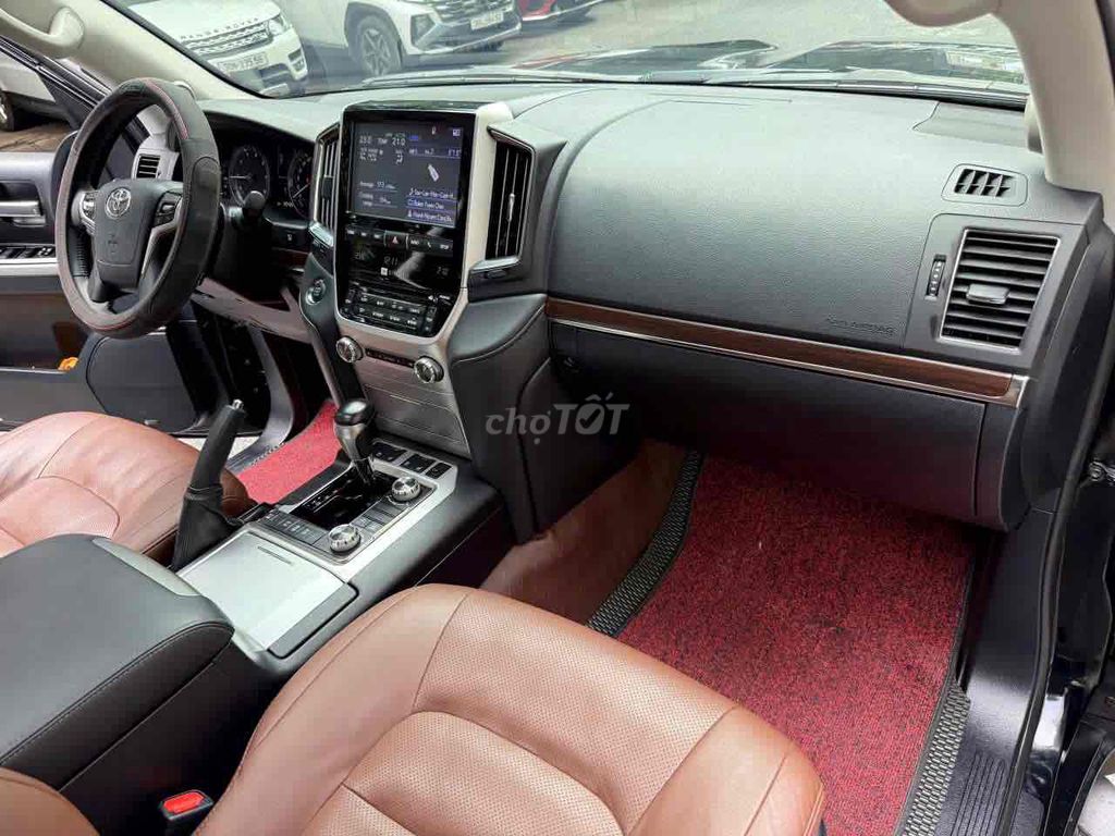 Toyota LandCruiser VX 4.6 V8 sx 2020 màu đen. Mua bán Ô tô tại Quận Cầu Giấy Hà Nội được đăng bởi Cao Quý hình 16