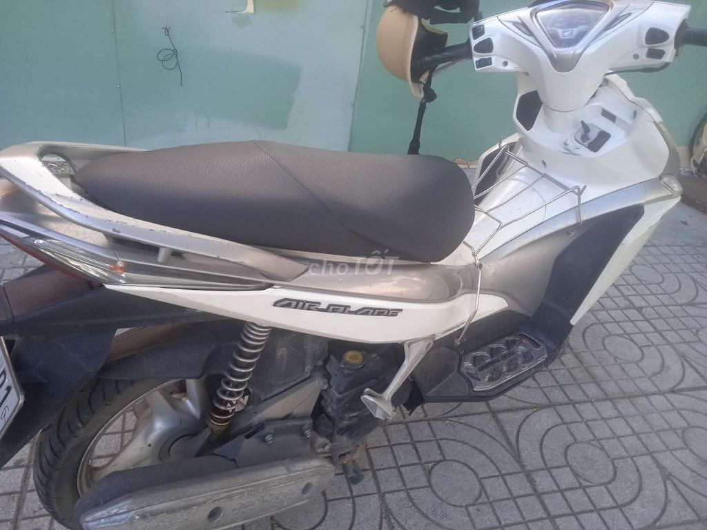 Cần bán xe ga Honda Airblade Fi màu đẹp. Mua bán Xe máy tại Huyện Thuỷ Nguyên Hải Phòng được đăng bởi Bui khac dung  hình 3
