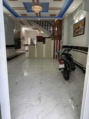 hẻm 8m ô tô vào nhà 5x17m 2 lầu 4pn 5wc khu an ninh văn minh 