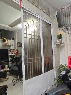 chính chủ cho thuê 681/12/ âu cơ
