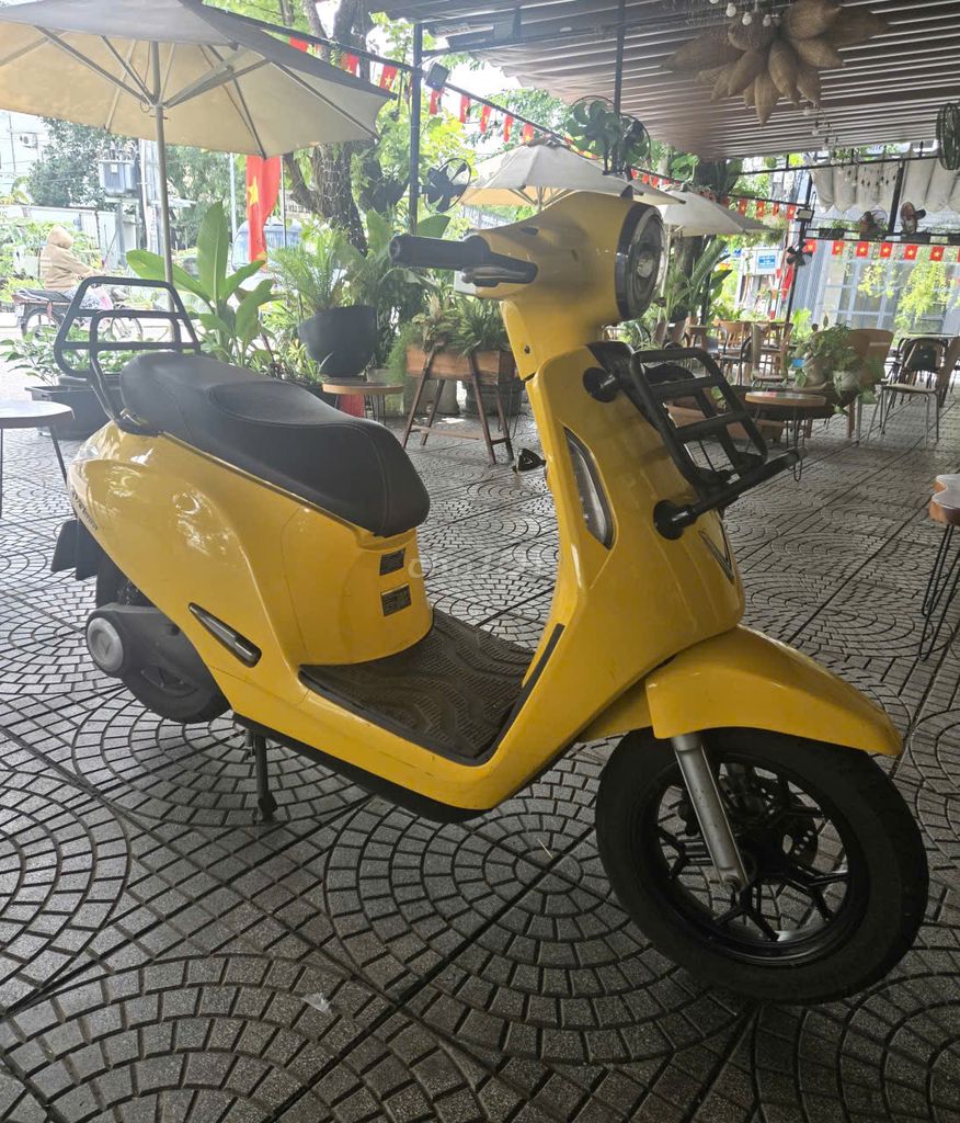 VinFast EVO200 Gold, 200 км/ч, зарядка