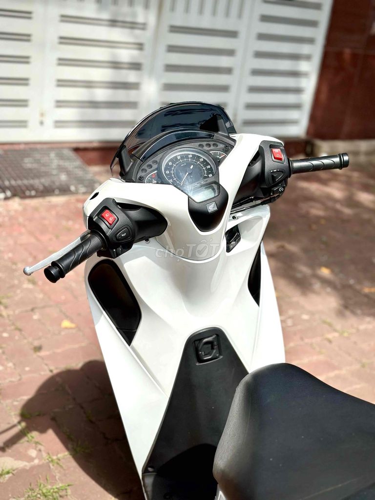 SH 125i Abs 2019 Trắng siêu phẩm 🥰❤️. Mua bán Xe máy tại Thành phố Vũng Tàu Bà Rịa - Vũng Tàu được đăng bởi Xe Máy Cũ Vũng Tàu 72 hình 5