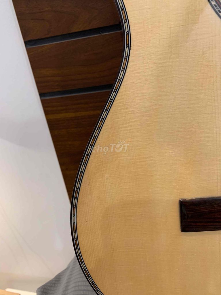 Guitar classic còn mới nguyên