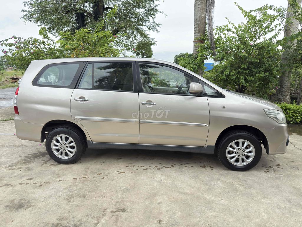 Toyota Innova E 2014 máy zin xe gia đình. Mua bán Ô tô tại Huyện An Lão Hải Phòng được đăng bởi anh hình 3