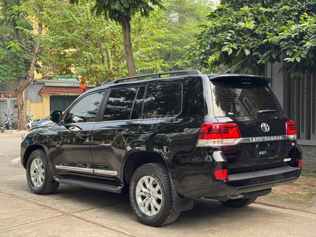 Toyota Land Cruiser V8 2019 Đen 80000 km. Mua bán Ô tô tại Quận Cầu Giấy Hà Nội được đăng bởi Cao Quý hình 6