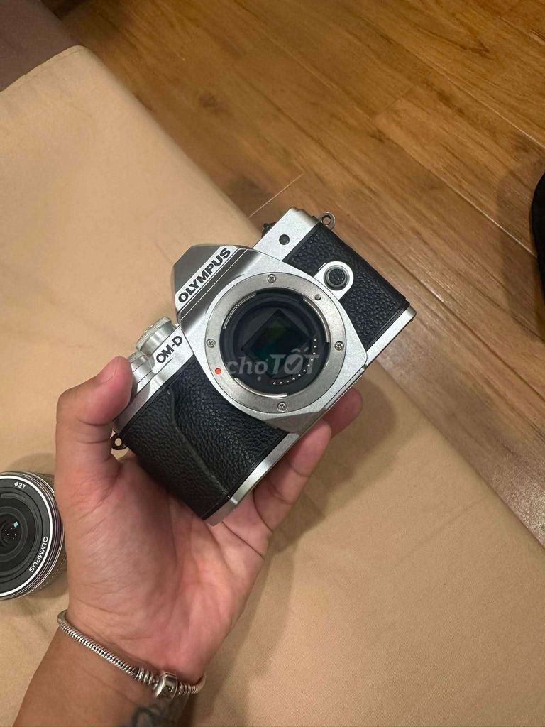 Máy ảnh Olympus OMD EM10iii Bạc. Mua bán Máy ảnh, Máy quay tại Quận Bình Thạnh Tp Hồ Chí Minh được đăng bởi Tan Tran hình 1