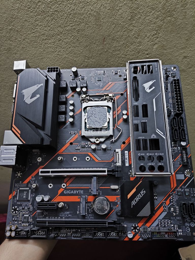 Combo B365m Aorus Gaming I5 9400f Zin sáng đẹp