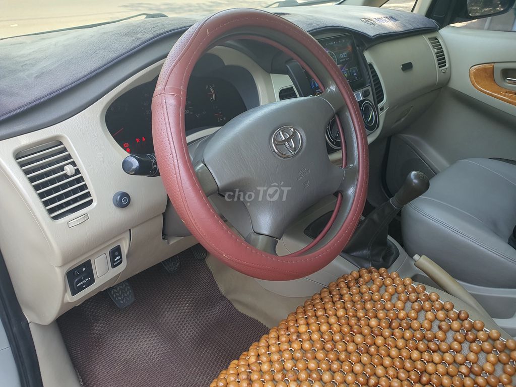 Toyota Innova 2010 G - 120000 km