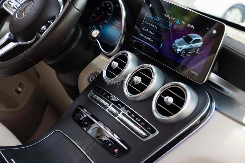 Mercedes GLC300 4MATIC - Model 2022 - Đen Kem. Mua bán Ô tô tại Quận 7 Tp Hồ Chí Minh được đăng bởi Thật Nguyễn LongAnh Auto hình 7