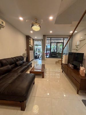 Nhà nguyên căn Full nội thất ngay Liên Phường - Đỗ Xuân hợp