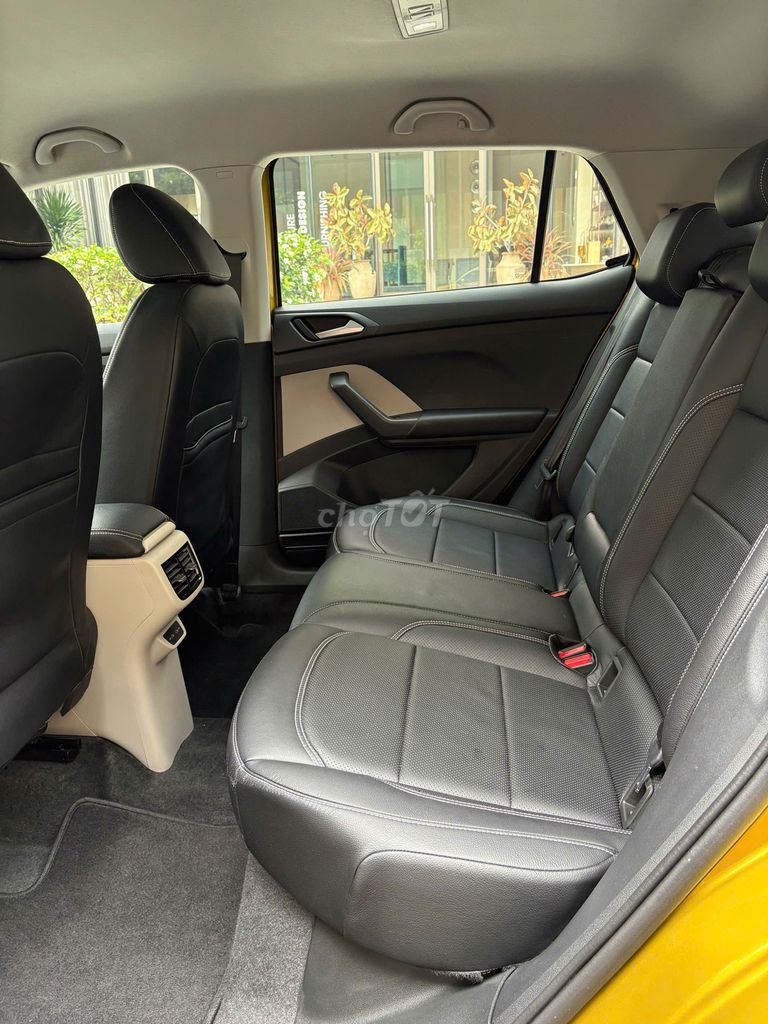 Volkswagen T-Cross Vàng 5 chỗ. Mua bán Ô tô tại Thành phố Thủ Đức Tp Hồ Chí Minh được đăng bởi Nguyễn An Phương hình 16