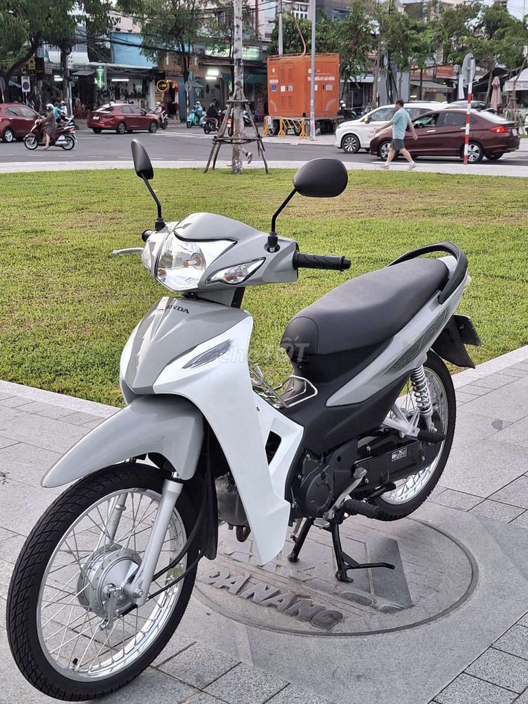 Wave A Xám Trắng. Biển 43 Như mới. Mua bán Xe máy tại Quận Hải Châu Đà Nẵng được đăng bởi Mua Bán Xe Cũ Có Góp Nợ xấu hình 3