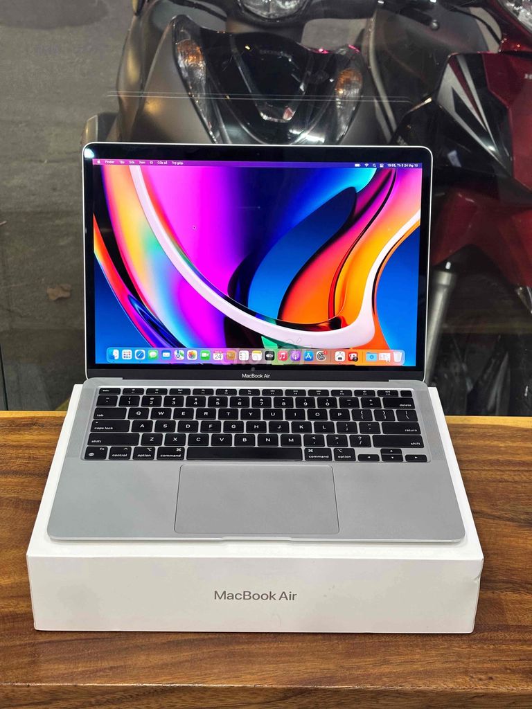 Macbook Air M1 8/256 Silver Fullbox 99%