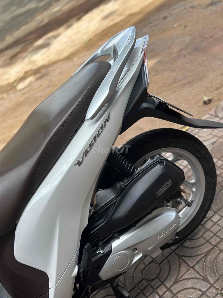 Honda Vision 2018 màu Trắng. Mua bán Xe máy tại Thành phố Pleiku Gia Lai được đăng bởi Xe Máy Nguyễn Vũ Gialai hình 14