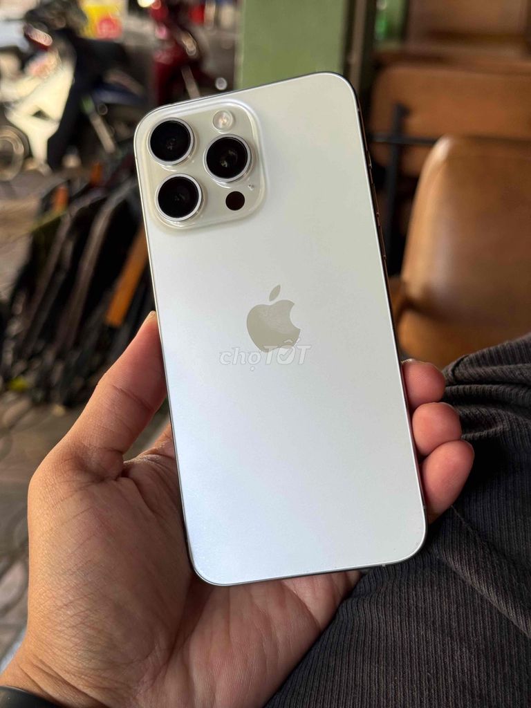 Apple iPhone 15 Pro Max 256GB Bạc Cận 99%. Mua bán Điện thoại tại Quận Ninh Kiều Cần Thơ được đăng bởi DUY IPHONE  hình 1