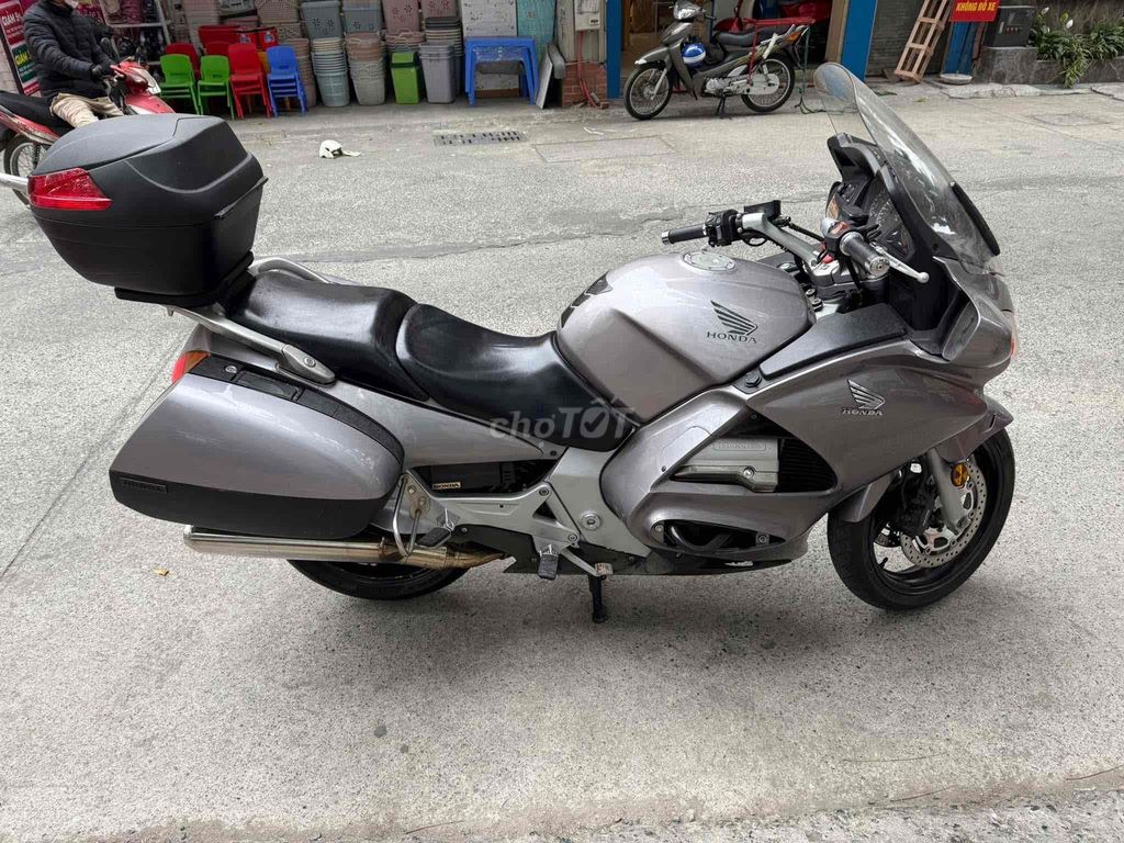 bán xe ST1300. Mua bán Xe máy tại Quận Đống Đa Hà Nội được đăng bởi Nghiêm Xuân Vinh hình 1