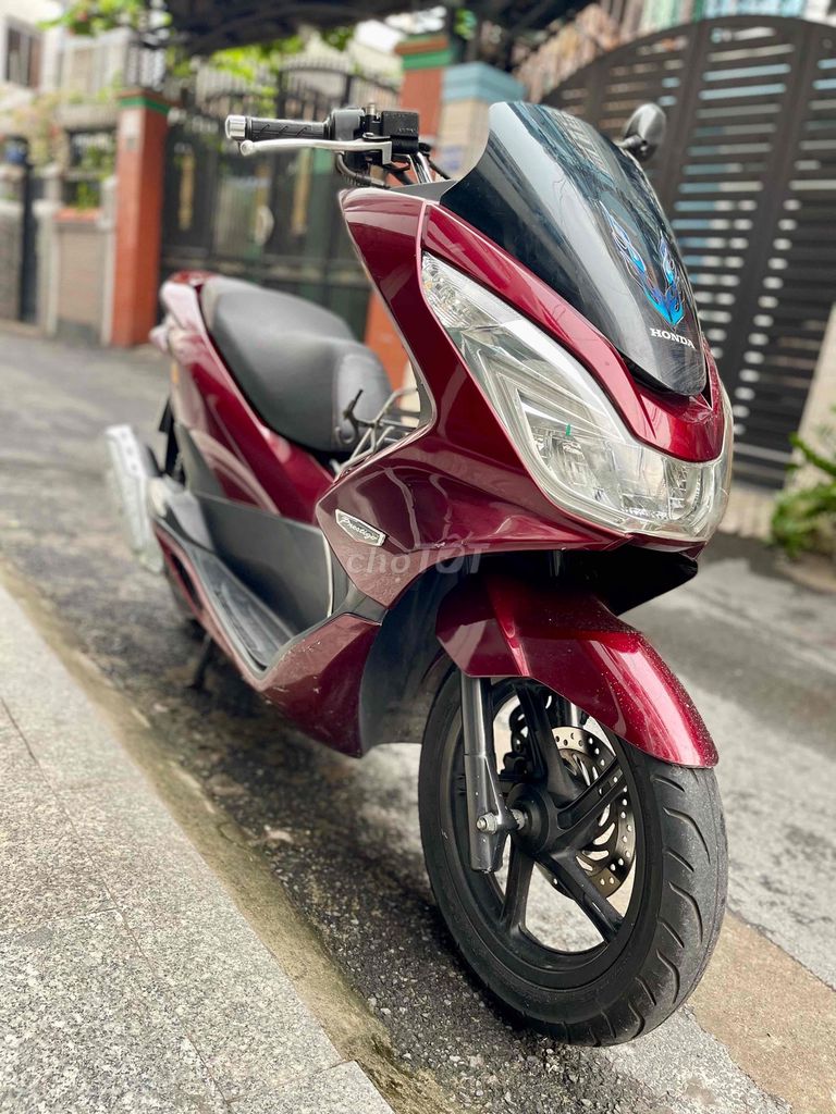 Хонда PCX 2025 красная